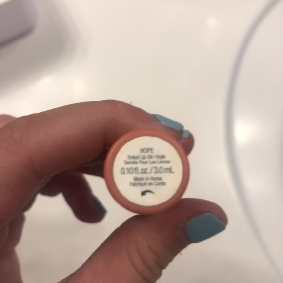 Never Before Used Rare Beauty Lip Oil In Shade Hope - Picture 3 of 4